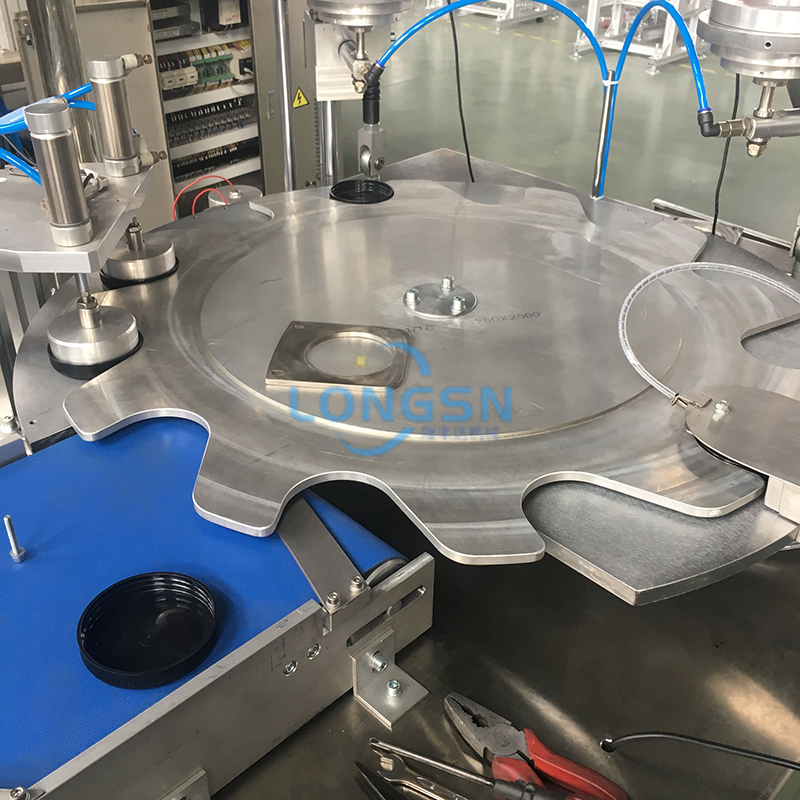 Bouchon de bouteille automatique Wad Lid Liner Insertion de la machine de mise